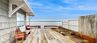 Maison de bord de mer élégante et privée avec accès facile à la plage, WiFi gratuit et vue!