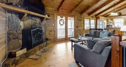 Secluded & upgraded cottage w/ game room, wraparound deck, & private hot tub