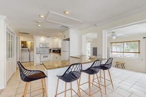 Fridge, microwave, oven, stovetop - Dog-friendly seaside home - heated private pool & spa, great location near beach (Holmes Beach)