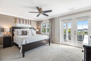 3 bedrooms, iron/ironing board, free Internet, bed sheets