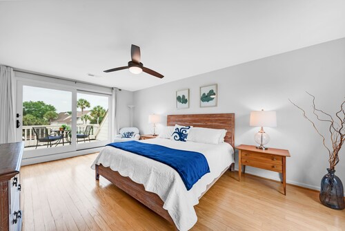 736 Spinnaker! Pet Friendly, Walk to Ocean, Pools, Golf, Dining! Amenity access included!