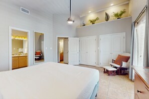 3 bedrooms, iron/ironing board, Internet, bed sheets