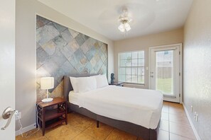 3 bedrooms, iron/ironing board, Internet, bed sheets