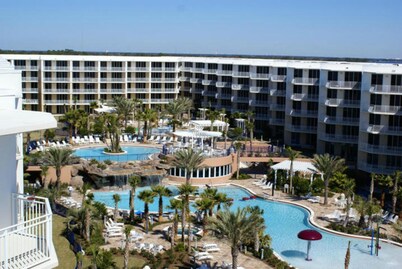 BEACH FRONT! Waterscape A411 SLEEPS 8 OCEAN FRONT! LAZY RIVER!