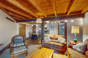 Fernseher, Kamin, DVD-Player, Tischtennisplatte