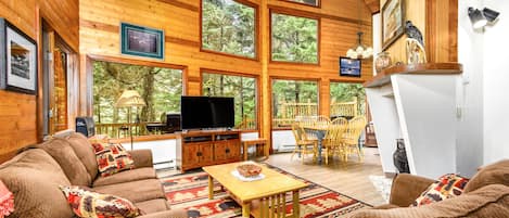 Télévision, cheminée