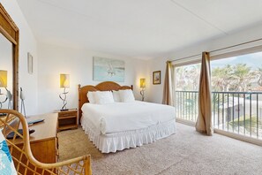 3 bedrooms, iron/ironing board, internet, bed sheets