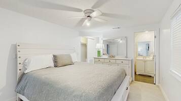 3 bedrooms, iron/ironing board, free Internet, bed sheets