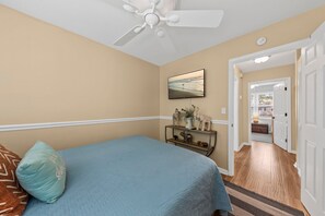 3 bedrooms, desk, iron/ironing board, free WiFi