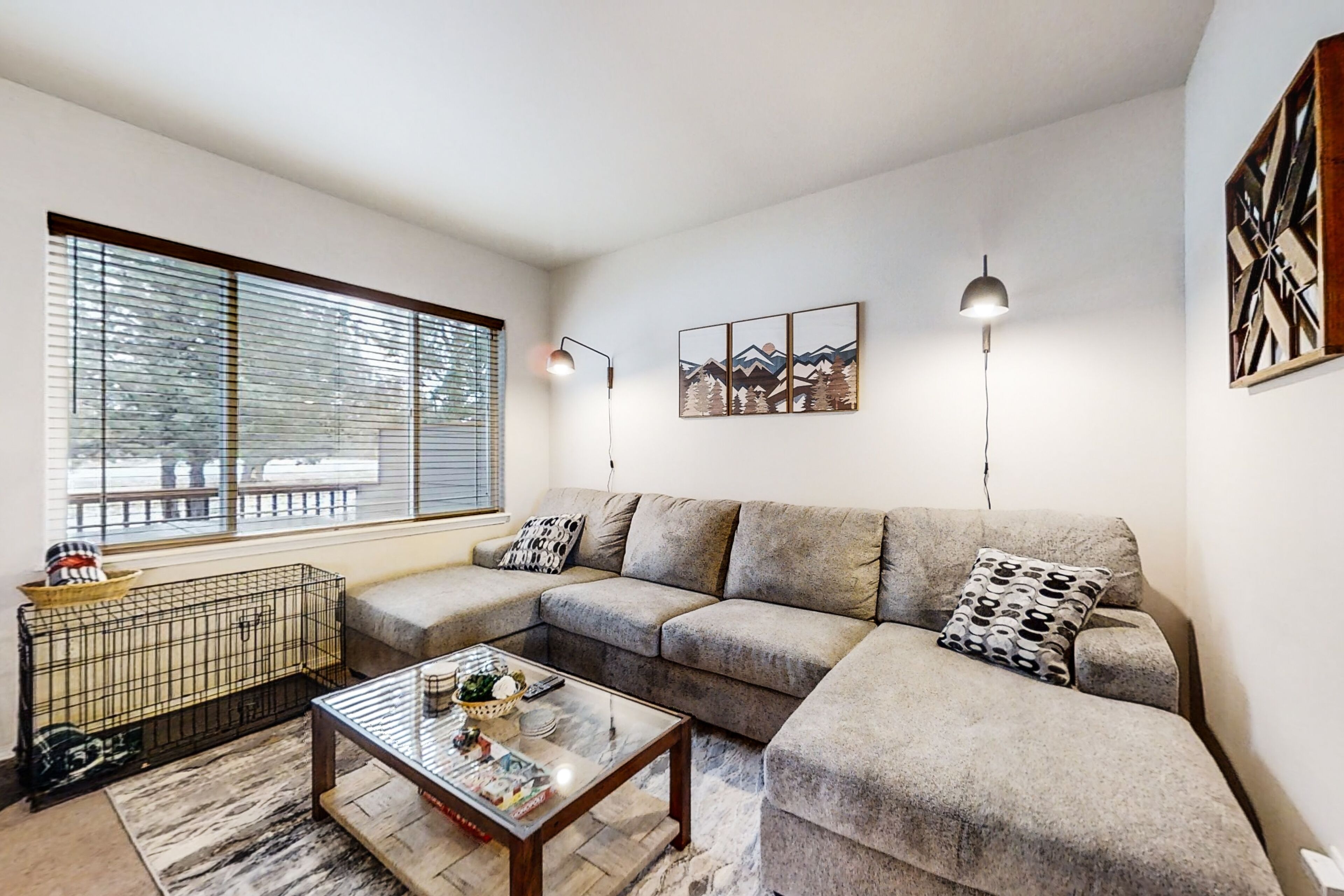 Dog-friendly townhouse with pool, private hot tub, & tennis