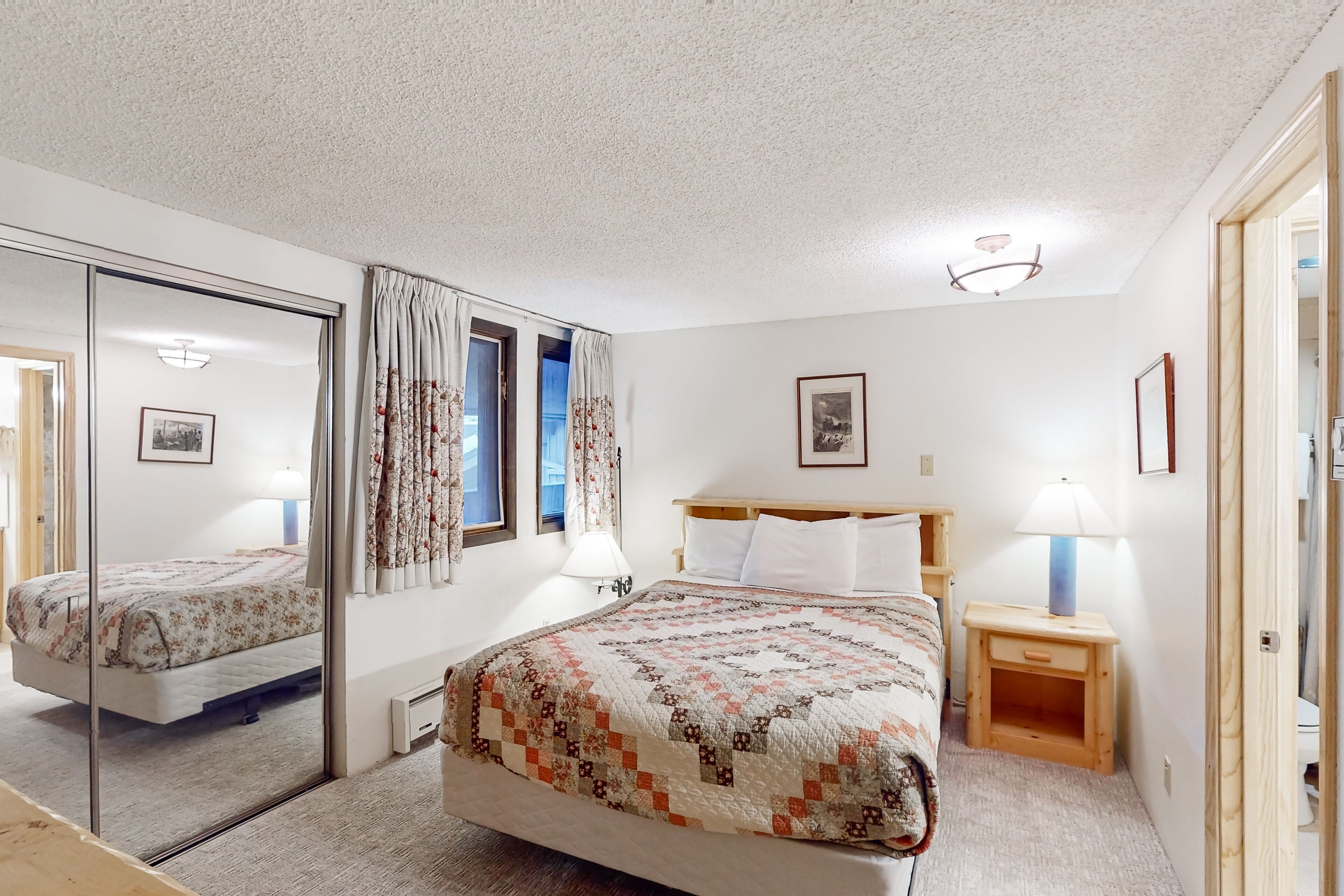 2 bedrooms, internet, bed sheets