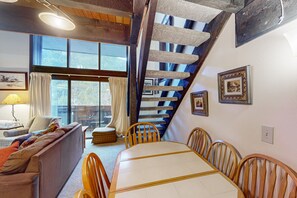 Interior - Serene ski-in/out condo with Shared Hot Tub - Access to Lifts (Copper Mountain)