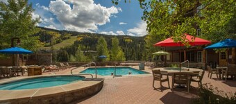 Condo Just Steps from a Free Ski Shuttle, Shared Pool and Hot Tubs