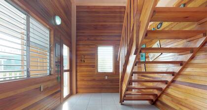 NEUE AUFLISTUNG! Komplette Maisonette mit Terrasse, Balkon und kostenlosem WLAN neben dem karibischen Strand