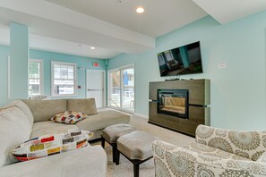 TV, tavolo da ping pong