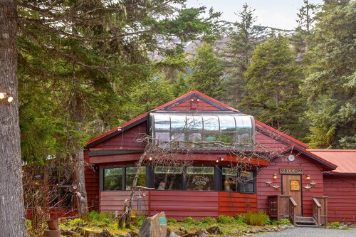 Well-equipped condo with WiFi - great location near skiing