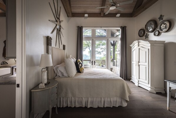 4 bedrooms, iron/ironing board, travel cot, free WiFi