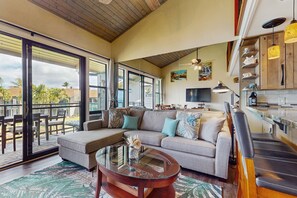 TV, DVD player - Renovated oceanfront getaway w/ great views, shared pool, & tropical vibes (Lahaina)