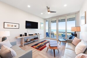TV, DVD player - Beachfront condo with WiFi, two decks, Gulf views & pool - walk to the trolley (Holmes Beach)