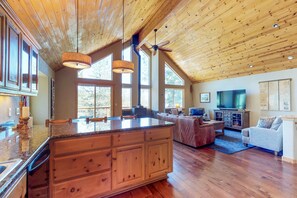 TV, fireplace, table tennis, video library