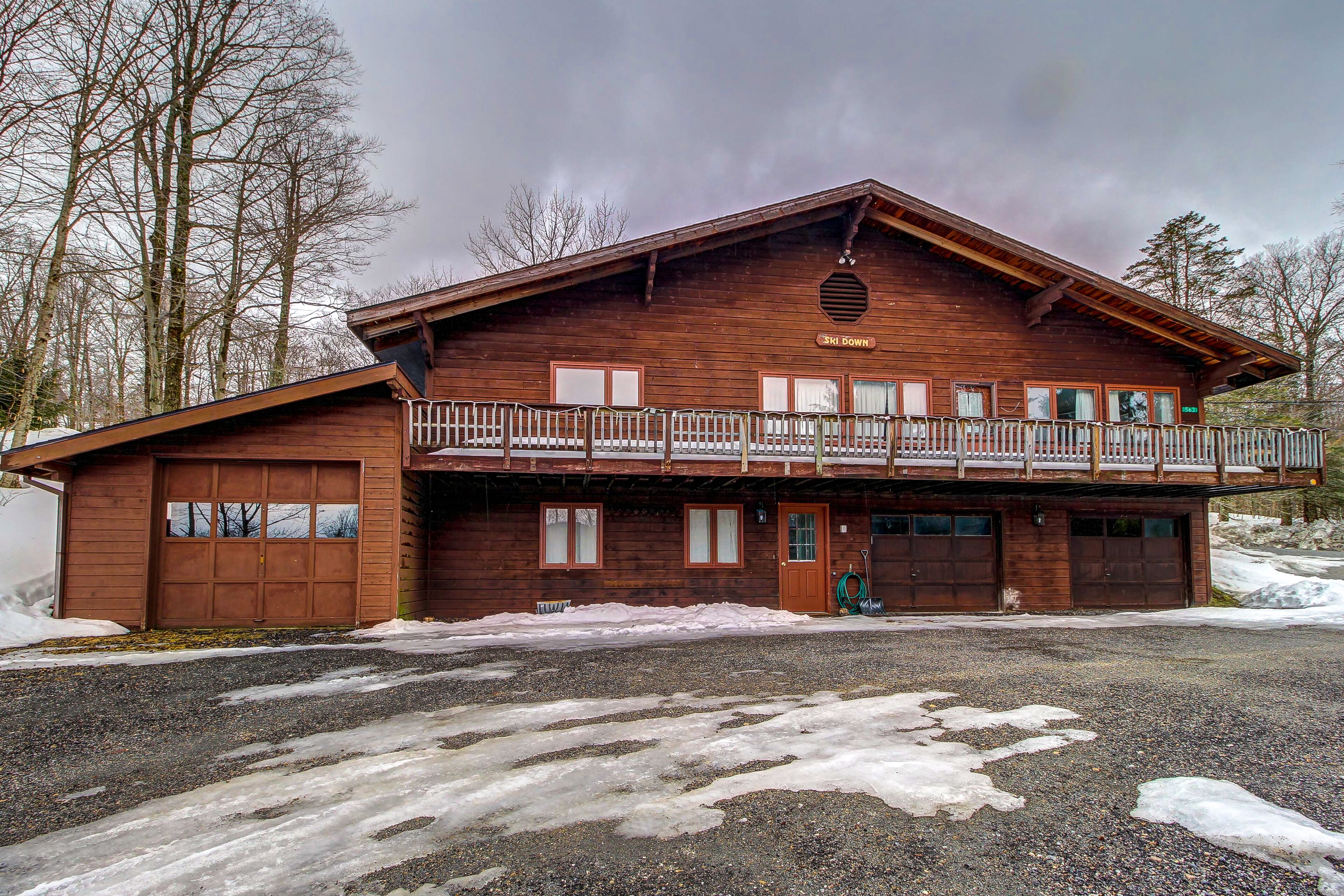 Lovely Apartment within Walking Distance to Slopes - Year-Round Outdoor Activities