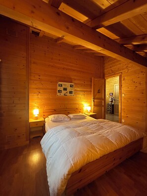 3 chambres, fer et planche à repasser, Wi-Fi gratuit