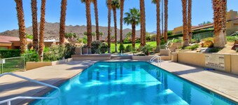 NUOVA LISTA! Condominio accogliente w / piscina in comune e vasca idromassaggio vicino a campi da golf, parco nazionale