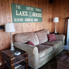 Smart TV, chimenea, reproductor de DVD y estéreo 