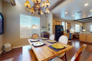 Dining - Elegant house with great outdoor space, private pool & spa - 3BR - #066636 (La Quinta)