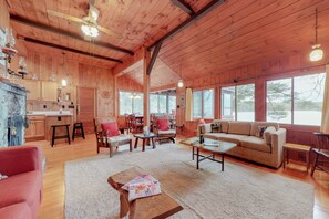 المنشأة من الداخل