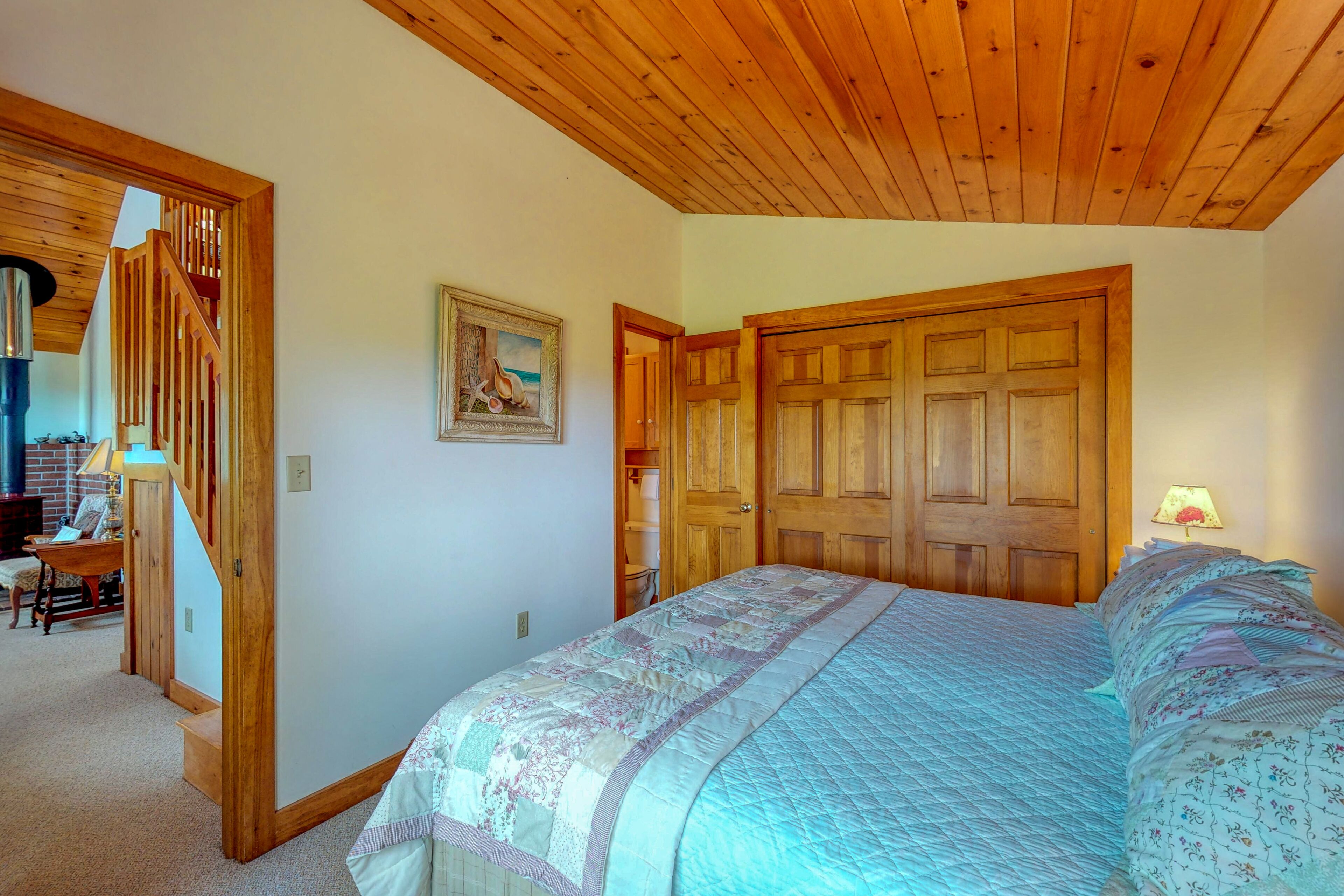 1 多间卧室、熨斗/熨衣板、上网接入、床单