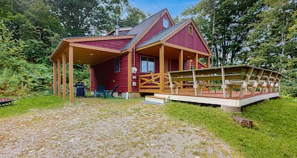 Beautiful hilltop home with deck & view of Penobscot Bay - near festivals & more