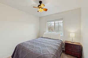 3 chambres, fer et planche à repasser, accès Internet, draps fournis