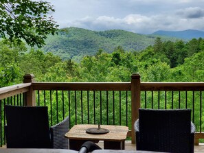 Property grounds - Beautiful views with Hottub and King bed   (Blue Ridge)