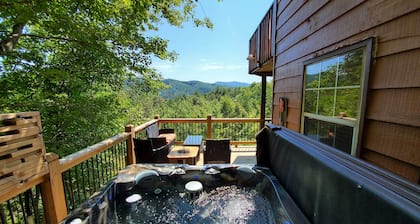 Beautiful views with Hottub and King bed