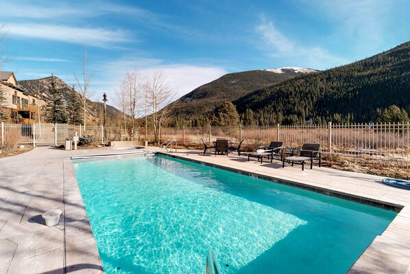 Opvarmet pool