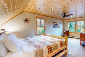 4 bedrooms, iron/ironing board, internet, bed sheets