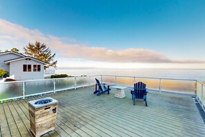 Terrace/patio - Bay-front rental with views - across street from beach (Oak Harbor)