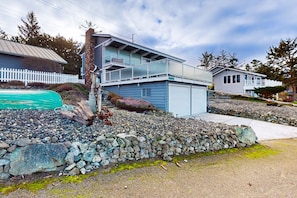 Property grounds - Bay-front rental with views - across street from beach (Oak Harbor)