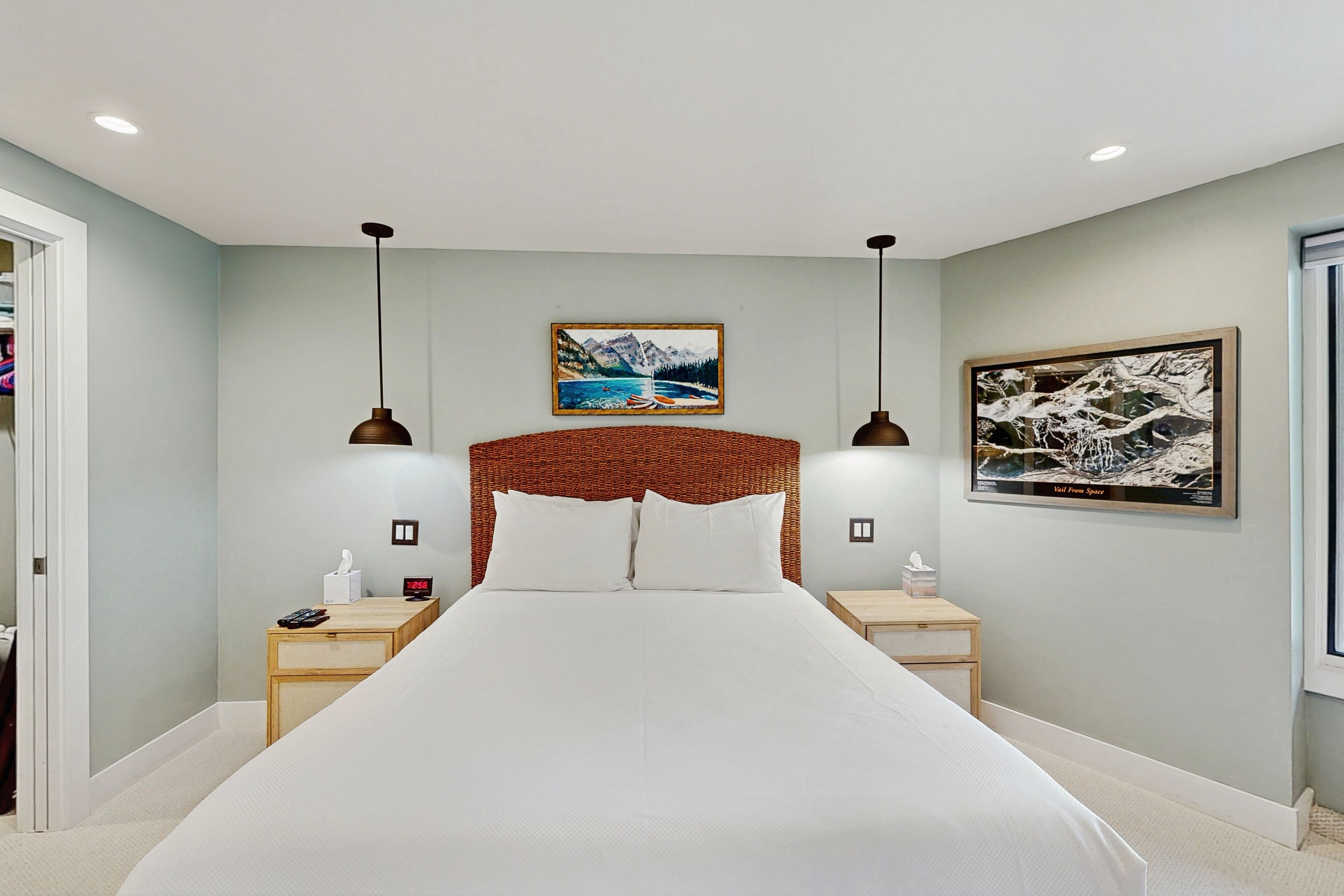 1 bedroom, iron/ironing board, internet, bed sheets