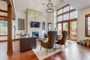 TV, fireplace, DVD player