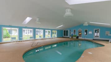 屋内プール、温水プール