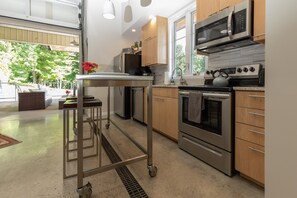 Fridge, microwave, oven, stovetop - Newly Renovated Former Cider House with outdoor covered patio and gas grill. (Dugspur)