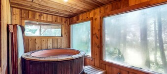 Amplio chalet con bañera de hidromasaje privada, solárium y mucho más. ¡Se admiten perros!