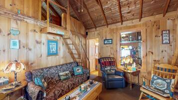 Fernseher, DVD-Player, Bücher, Videothek