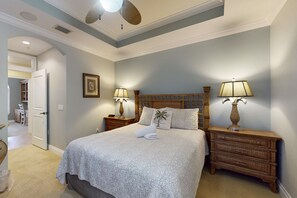 3 slaapkamers, een strijkplank/strijkijzer, internet, beddengoed