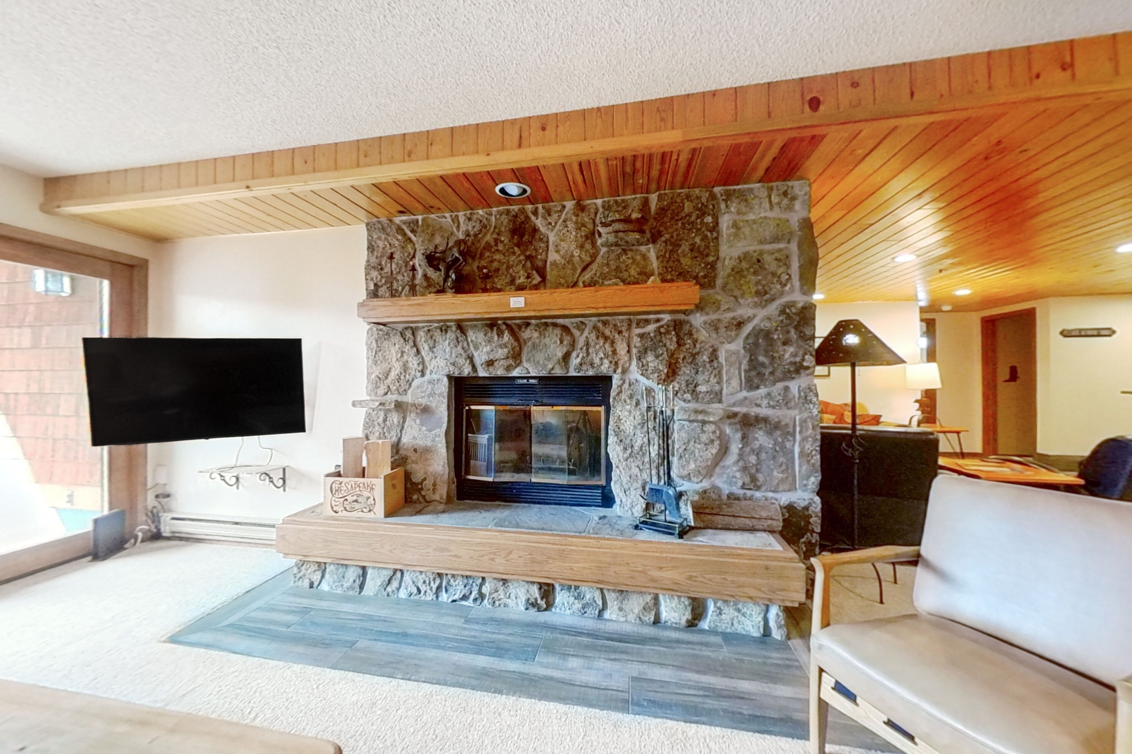 Condo near Big Sky Mountain Village with shared tennis & views of Lone Peak