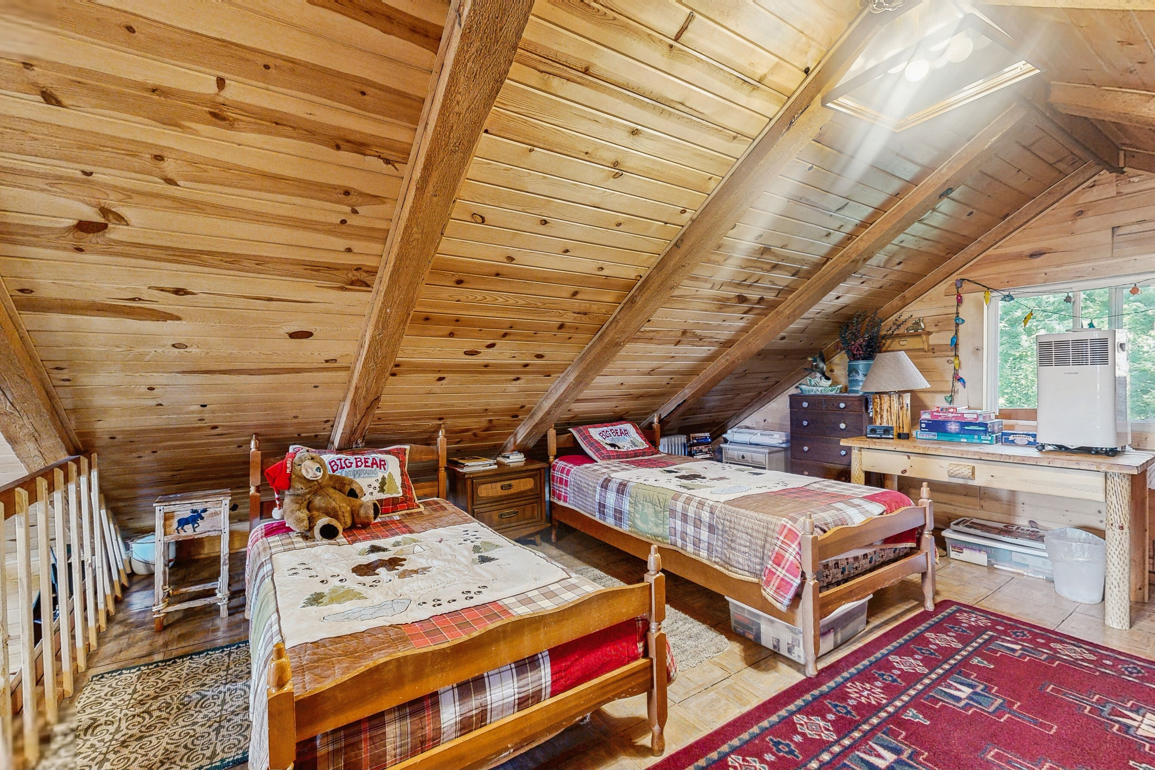 2 bedrooms, internet, bed sheets