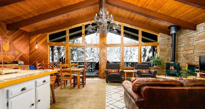 Unique home with hot tub, 2 kitchens, fireplace & game room - near lifts