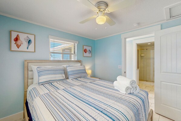 2 bedrooms, iron/ironing board, Internet, bed sheets